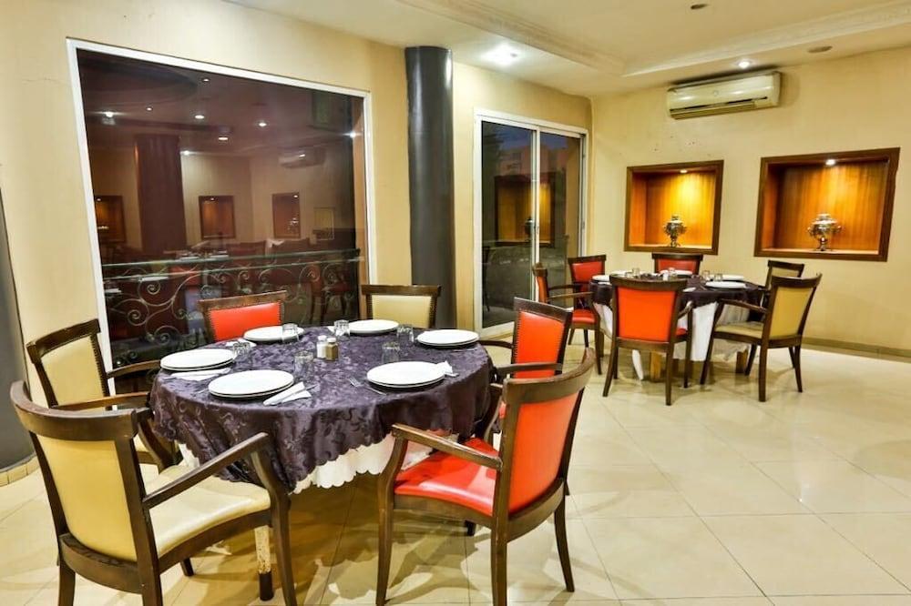Hotel Al Bassatine Бени Мелал Екстериор снимка